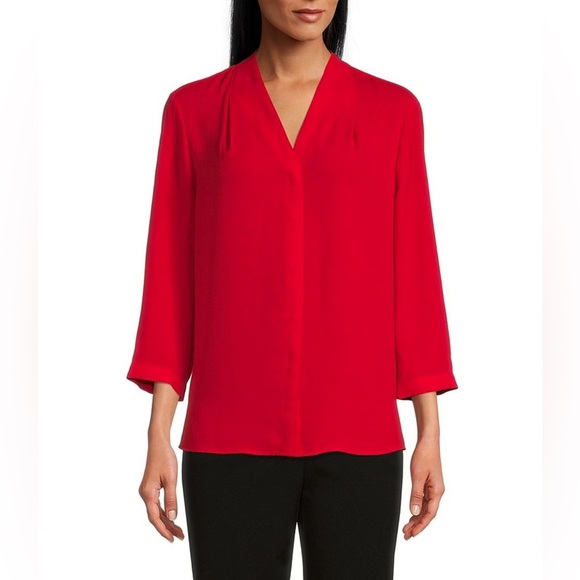 NEW Investments Caroline Signature 
V-Neck 3/4 Sleeve Top - Picture 1 of 6